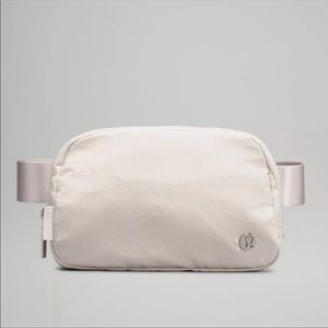 Lululemon Everywhere Belt Bag